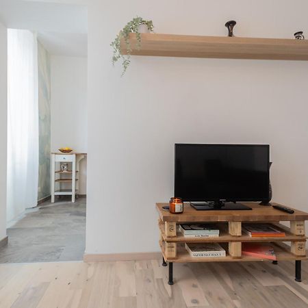 Old Court Hideaway By Rent All Como Exterior foto
