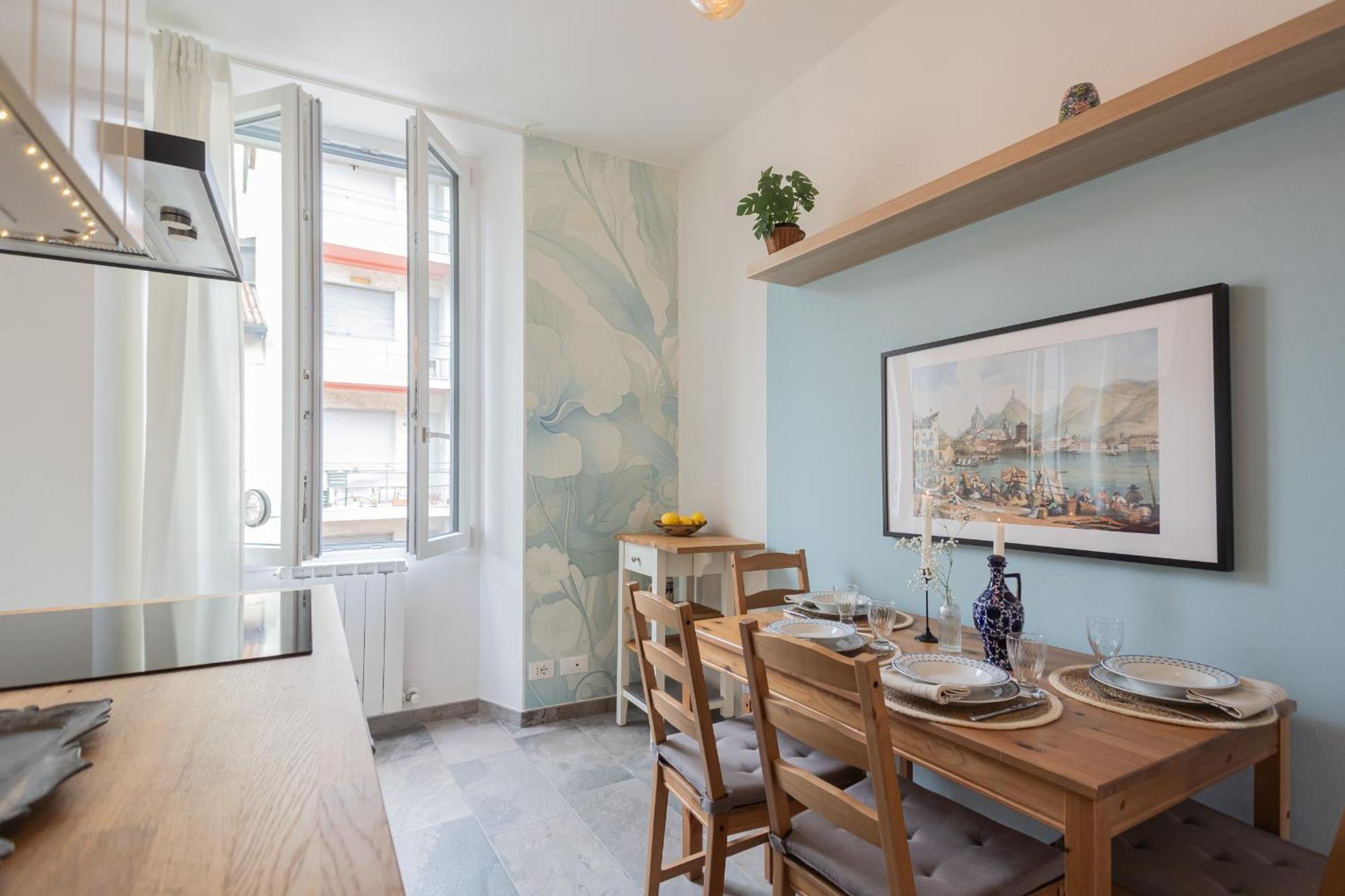 Old Court Hideaway By Rent All Como Exterior foto